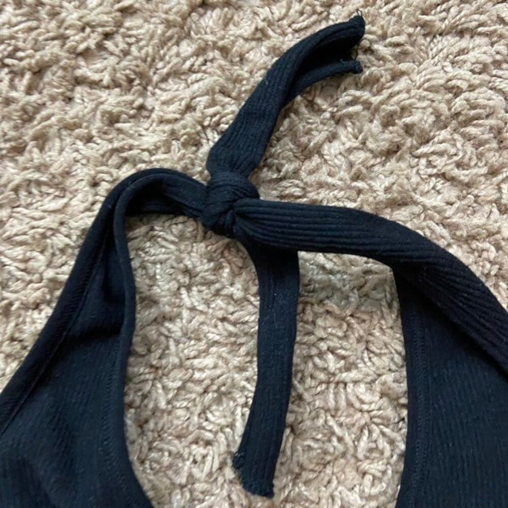 Bozzolo Solid Backless Crop Halter Top - Picture 3 of 5